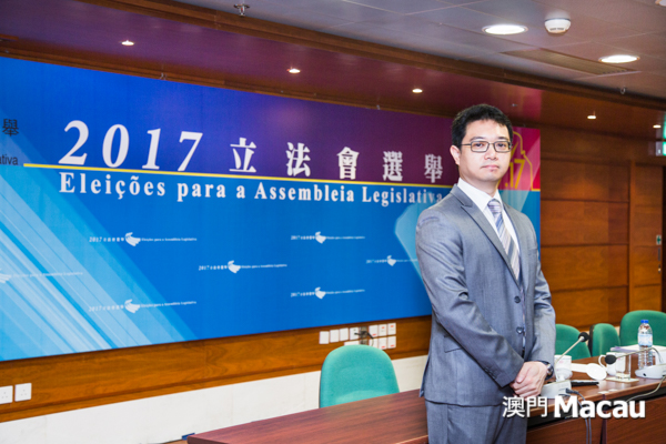 選管會主席唐曉峰表示,選管會必須按照《立法會選舉法》