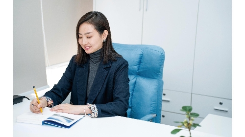 刘长妹以词寄意 掀国风新潮