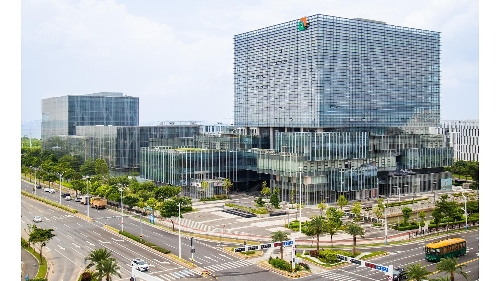 施政报告 关注民生与开放发展双轨布局